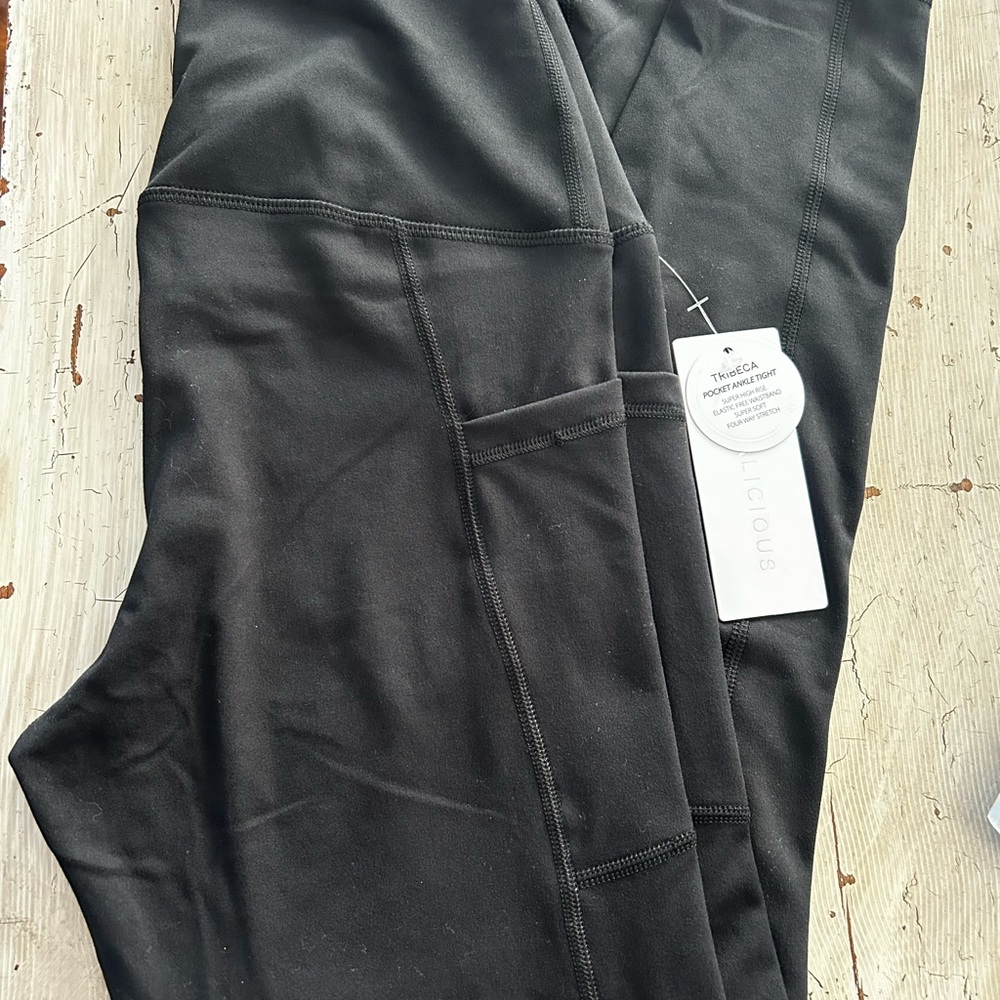 Black Women’s Yoga Pants